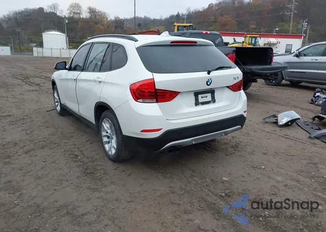 2015 BMW X1 xDrive28I z USA, uszkodzony, nr VIN WBAVL1C59FVY37624